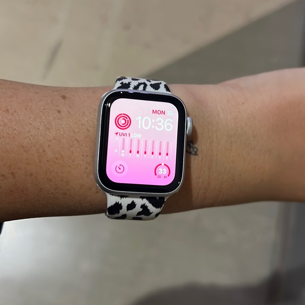 Apple Watch SE with fashion bands!